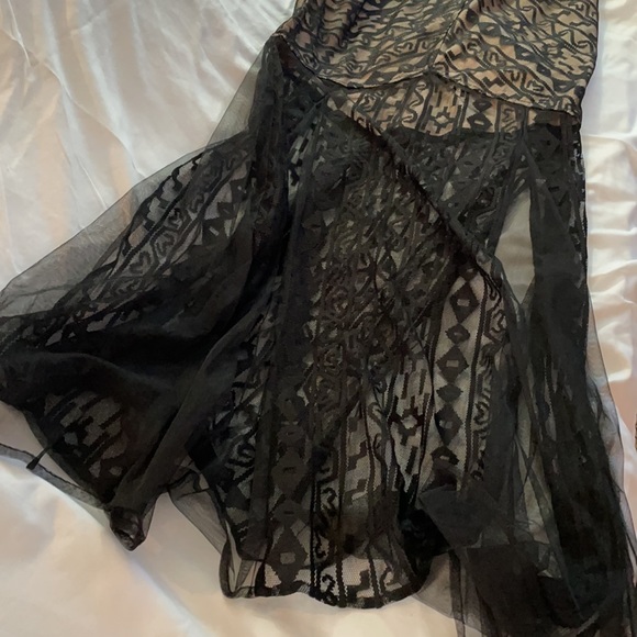 Long, sexy black stress with side cutout sides - Picture 2 of 5